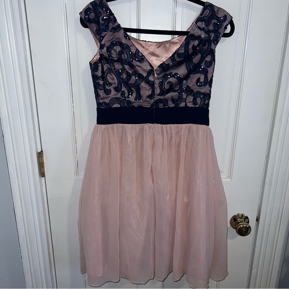 Little Mistress Dress blue bodice pink skirt. Excellent condition - Picture 5 of 6